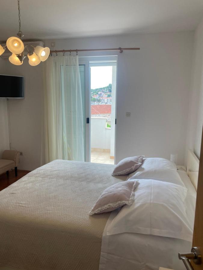 Apartmani Isabella - Ilda Radonic Jelsa  Exterior foto