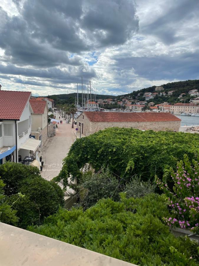 Apartmani Isabella - Ilda Radonic Jelsa  Exterior foto