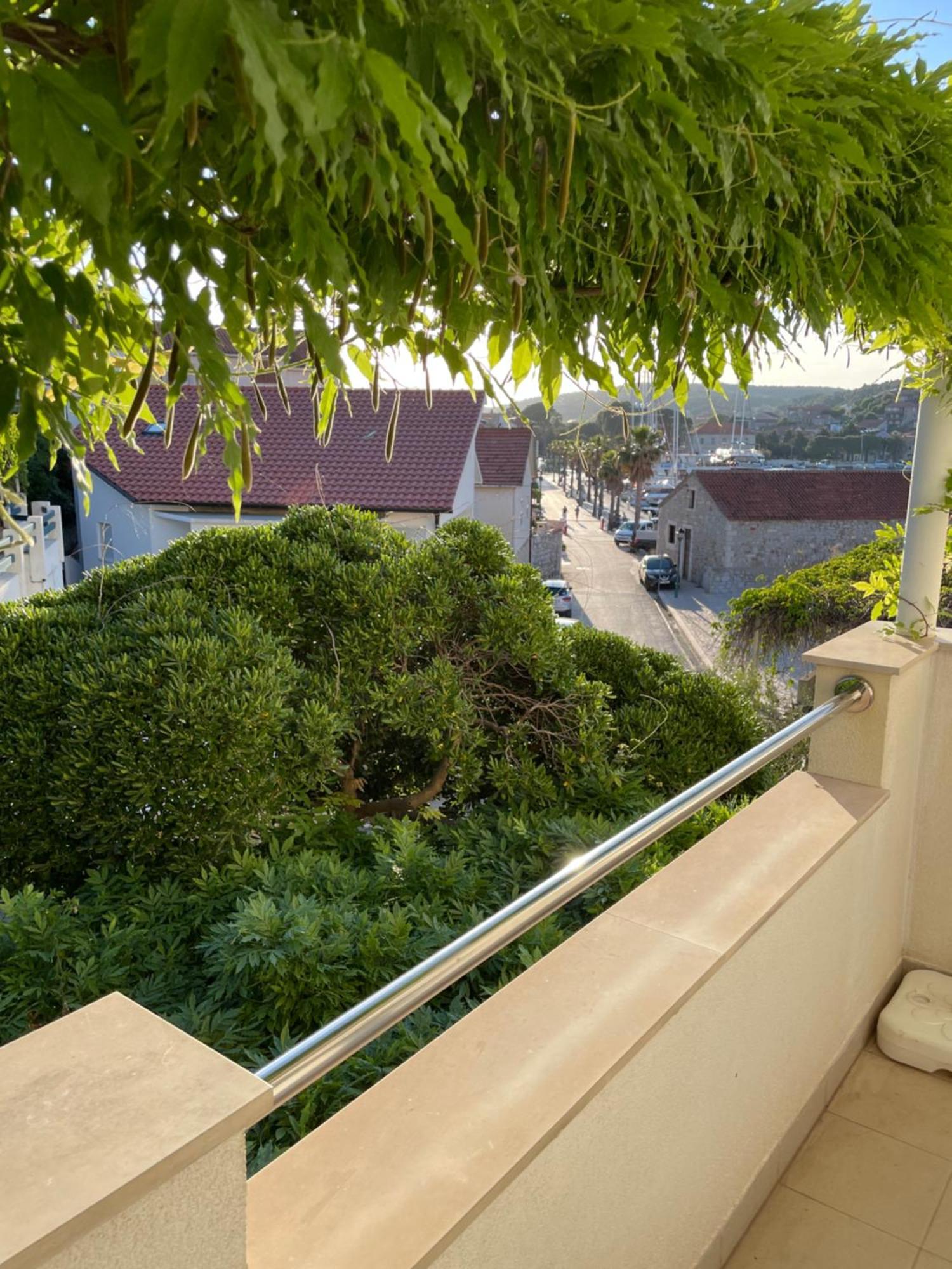 Apartmani Isabella - Ilda Radonic Jelsa  Exterior foto