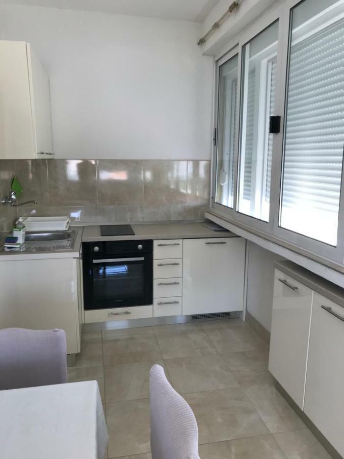 Apartmani Isabella - Ilda Radonic Jelsa  Exterior foto