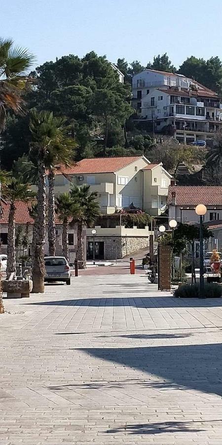 Apartmani Isabella - Ilda Radonic Jelsa  Exterior foto